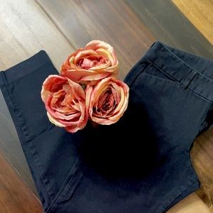 Black PIXIE OLD NAVY pants never fade size 4